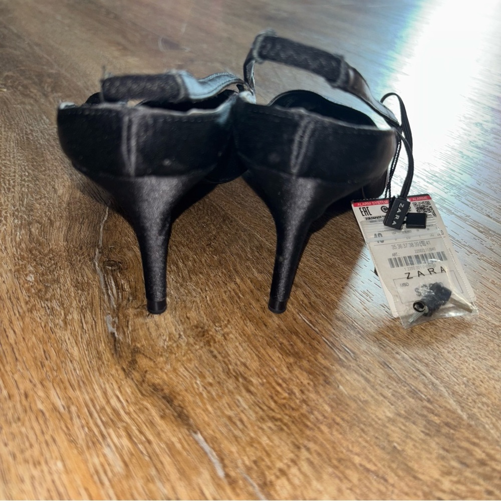 Zara Satin Slingback Heels Black Size 9 Elastic Back Strap, Extra Heel Pieces - Picture 5 of 8